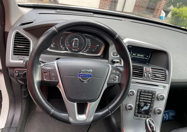 Volvo XC 60 cena 89500 przebieg: 172000, rok produkcji 2016 z Inowrocław małe 121